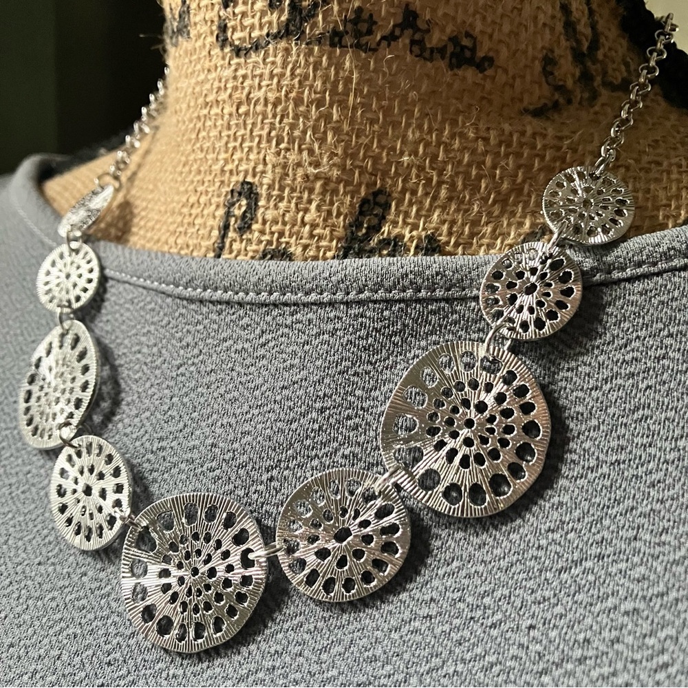 Silver textured disc necklace